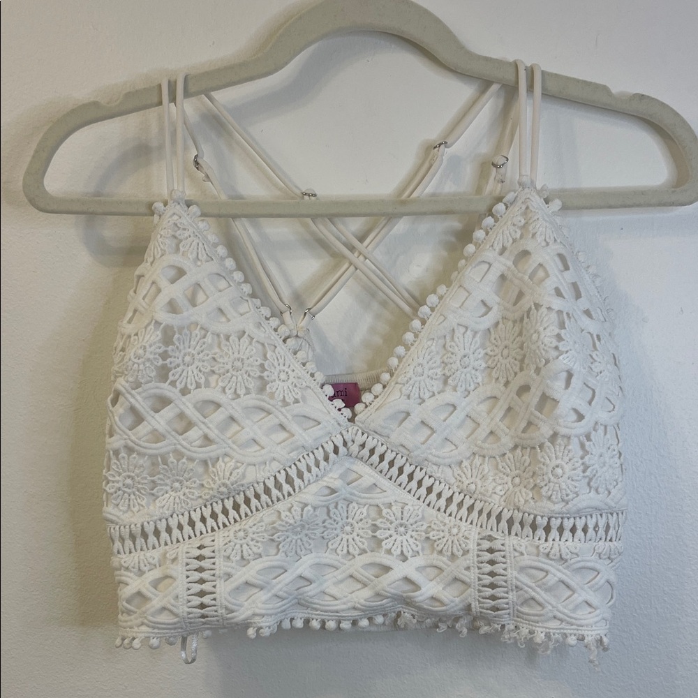 Francesca's mi ami White Lace Crop Top Size Medium - Picture 4 of 9